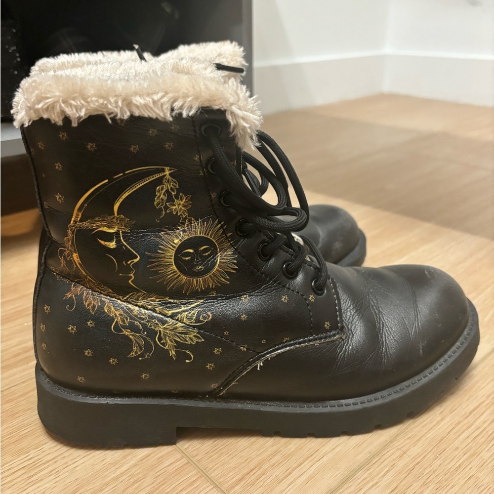 Sun/Moon fur lined Boots